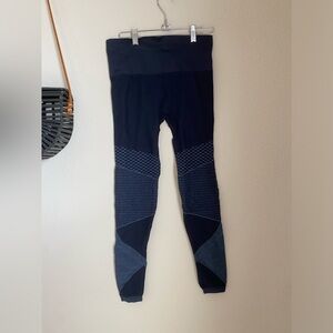 Spanx Large Indigo Sky Blue Seamless Moto Leggings, Size Medium